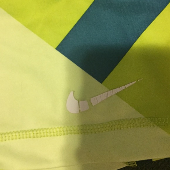 Nike pro - Picture 2 of 2