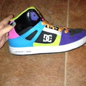 Size 6 Dc Shoes.