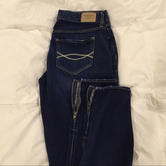 Abercrombie & Fitch: dark distressed skinny jeans