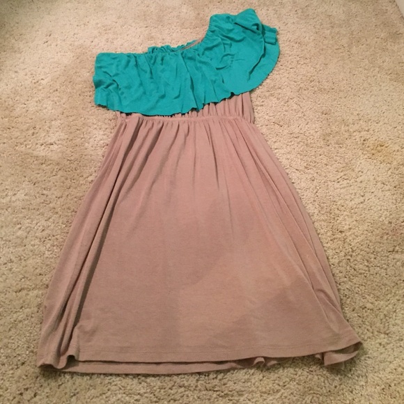 One shoulder dress