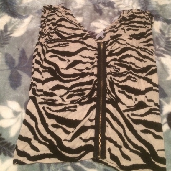 Charlotte Russe cute sleeveless top