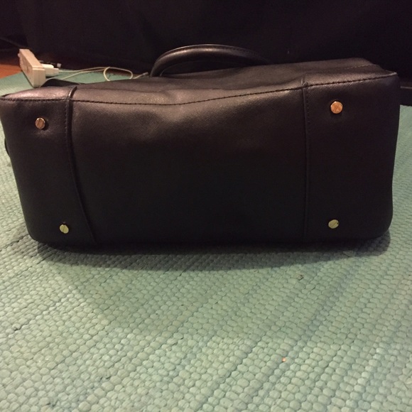 SOLD Tory Burch Black Saffiano Double Zip Robinson - Picture 4 of 4