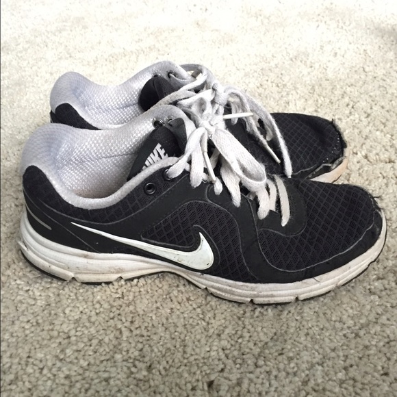 Black nike sneakers