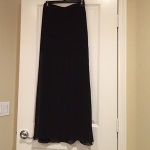 Double slit black skirt