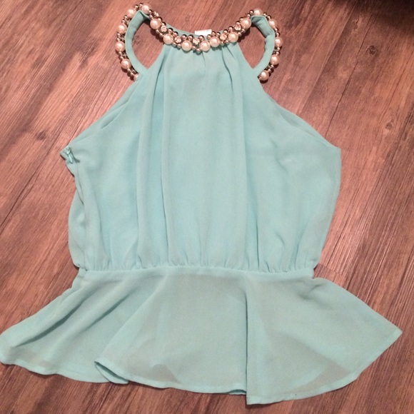 Halter top - Picture 2 of 2