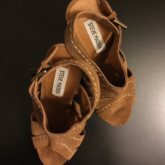 Steve Madden Suede Platforms - Picture 3 of 4