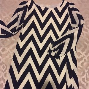 Super cute chevron shift dress 😍