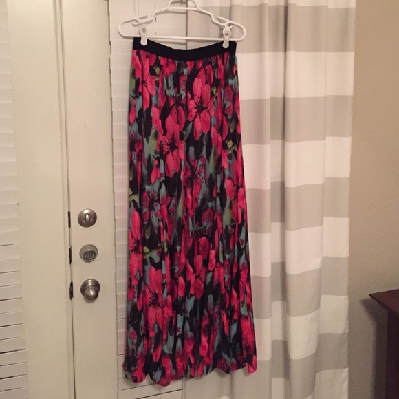 BB Dakota - Floral Maxi Skirt - L