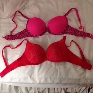 2 VS/Pink Bras