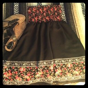 Cute reversible strapless dress!