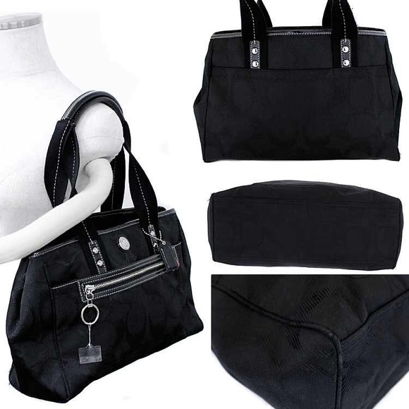COACH Signature Daisy Tote