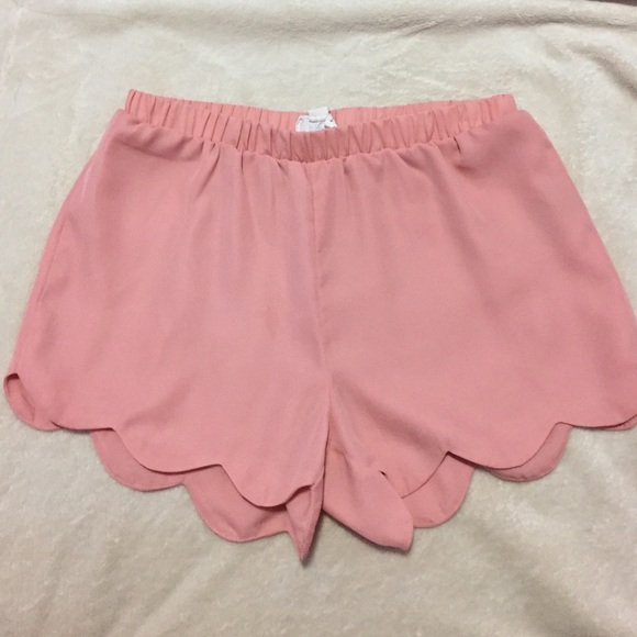 LA Hearts Pink Scalloped Shorts