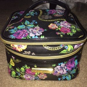 betsey johnson makeup bag