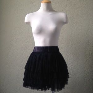H&M Black Ruffled Skirt