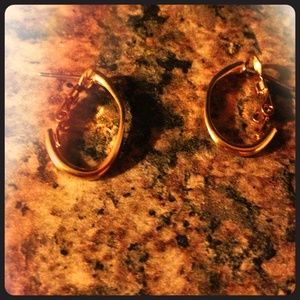 Gold simple chic earrings