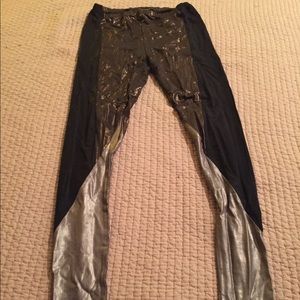 Shimmery, French Connection leggings size 0 Sexy!! Shimmery, French Connection leggings size 0 Sexy!!