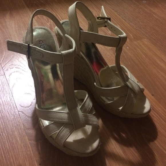 Off white Guess wedges