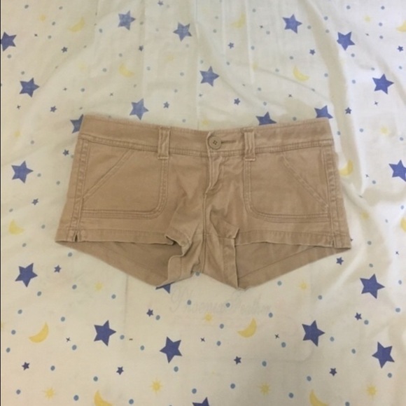 Beige hollister shorts