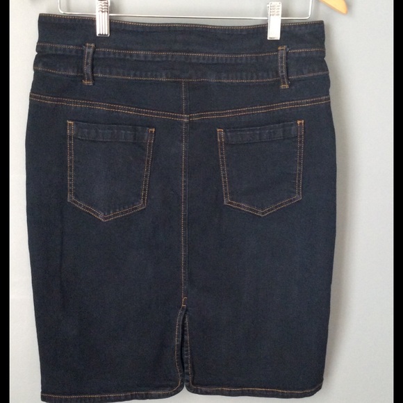 HOLD SUPER-CUTE XHILARATION DARK DENIM SKIRT - Picture 3 of 3