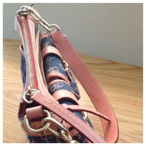 Dooney & Bourke - Picture 4 of 4