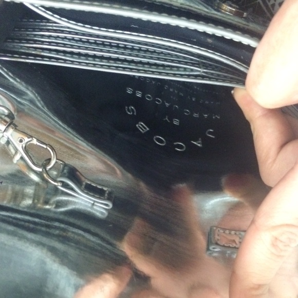 SOLD ✨Marc by Marc Jacobs Mirror Heart Clutch Bag - Picture 3 of 4