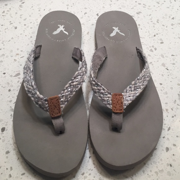 American eagle flip flops