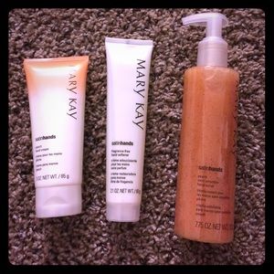 Mary Kay Satin Hands Set