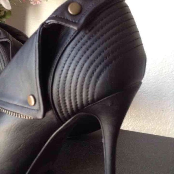 Charlotte Russe Heels - Picture 3 of 3