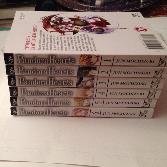 manga bundle 😆 Pandora Hearts