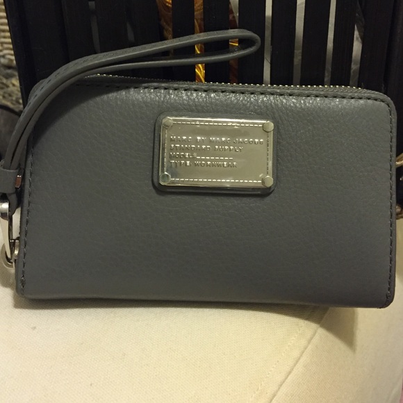 gray marc jacobs purse