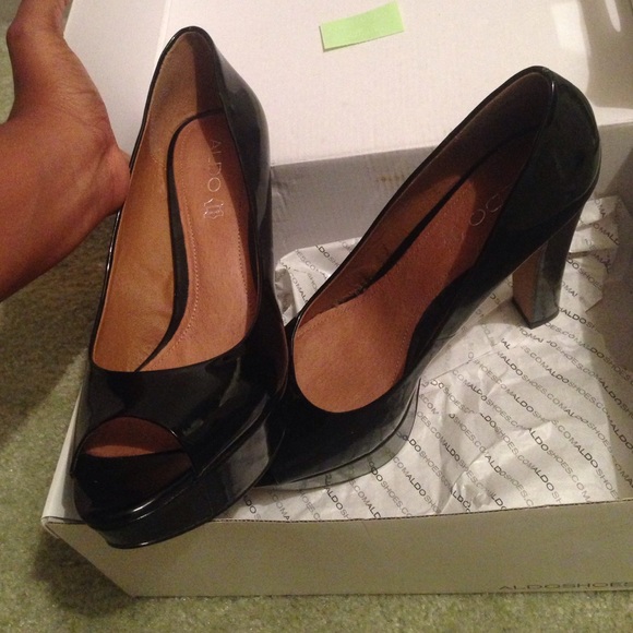 Black Peep-Toe Pump Heel