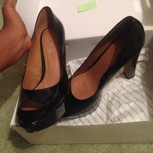 Black Peep-Toe Pump Heel