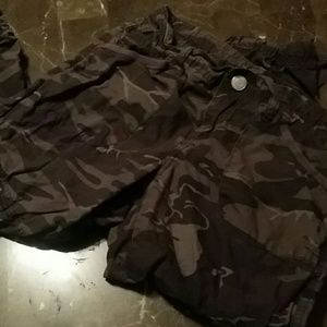 Camouflage print capri