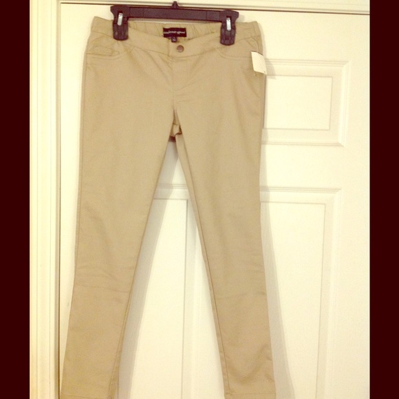NWT SKINNY  SZ L