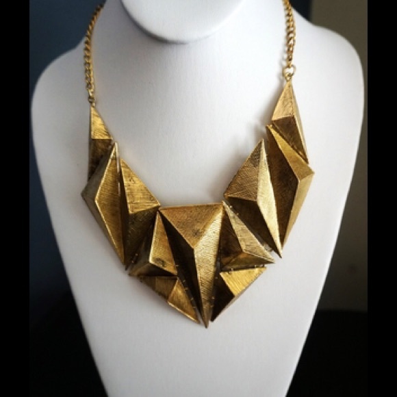 Queens  Statement Necklace
