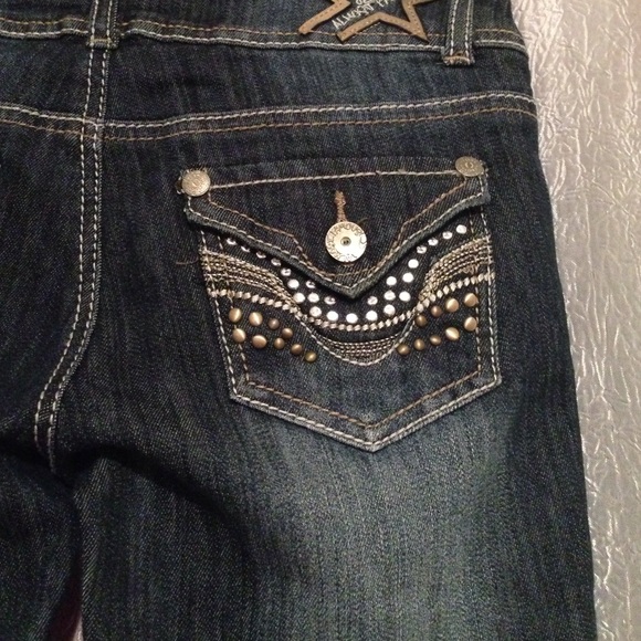 MAKE OFFER - Picture 3 of 3