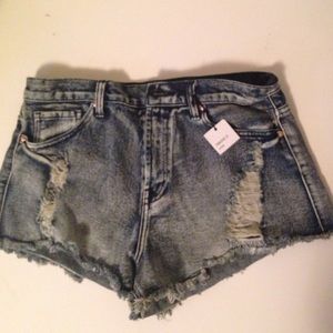 High wasted distressed denim shorts