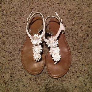 White flower sandals