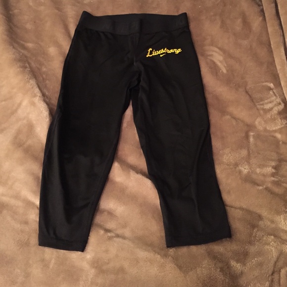 Nike pro livestrong capris
