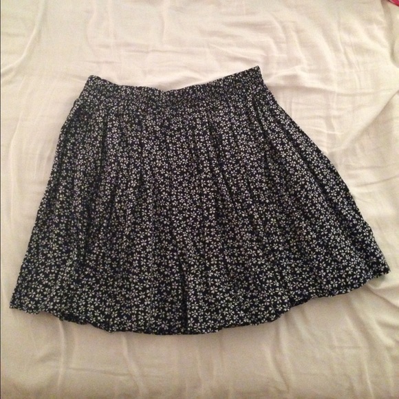 Brandy Melville skirt