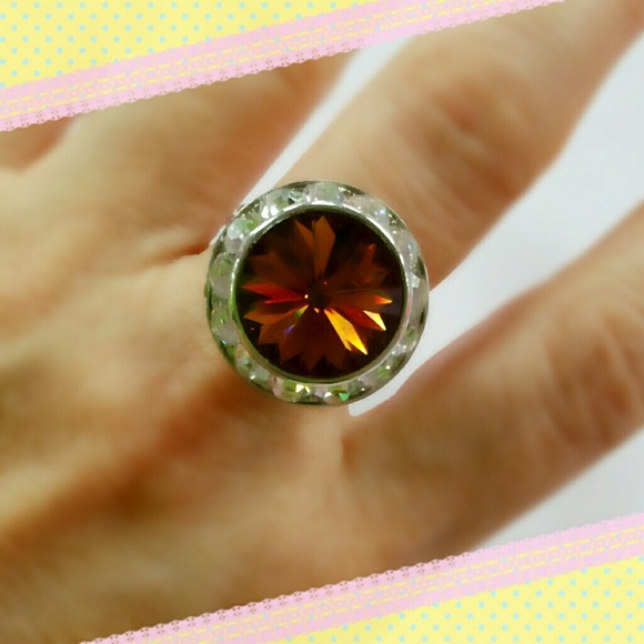 ✔Brsnd New, Beautiful Brown Crystal Ring - Picture 3 of 3