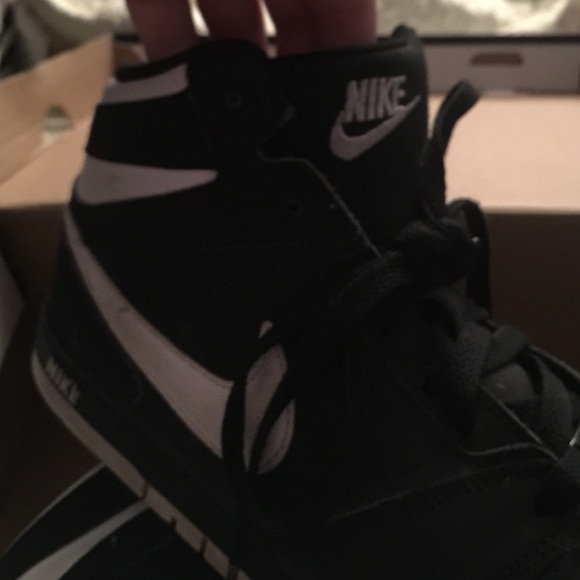 Nikes - Picture 2 of 3