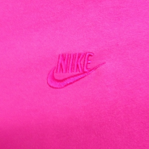 Nike - Picture 2 of 3