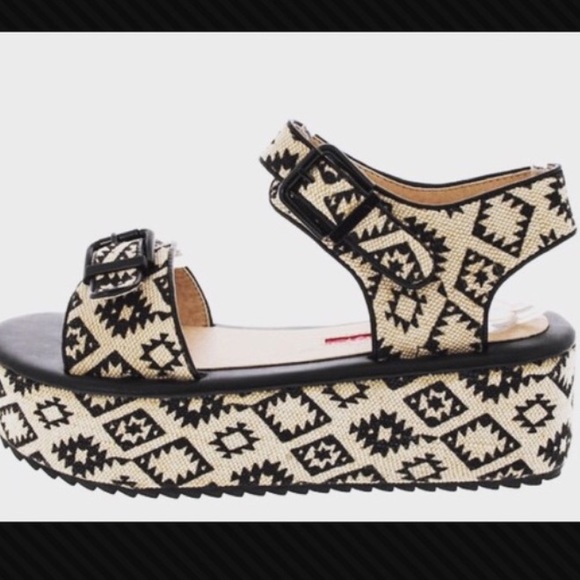 Platform sandals