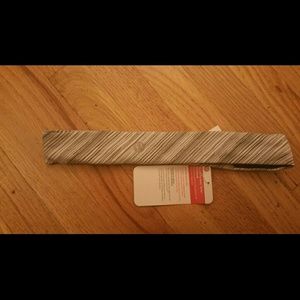 SoldLululemon skinny fly away tamer headband bnwt