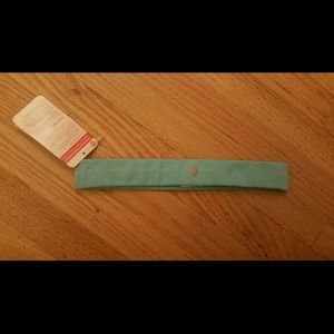 SOLD Lululemon cardio crosstrainer headband bnwt