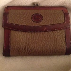 Dooney & bourke wallet