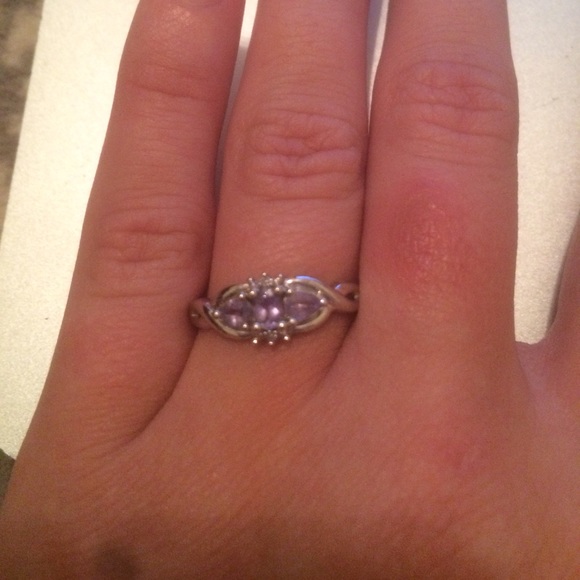 White gold tanzanite ring