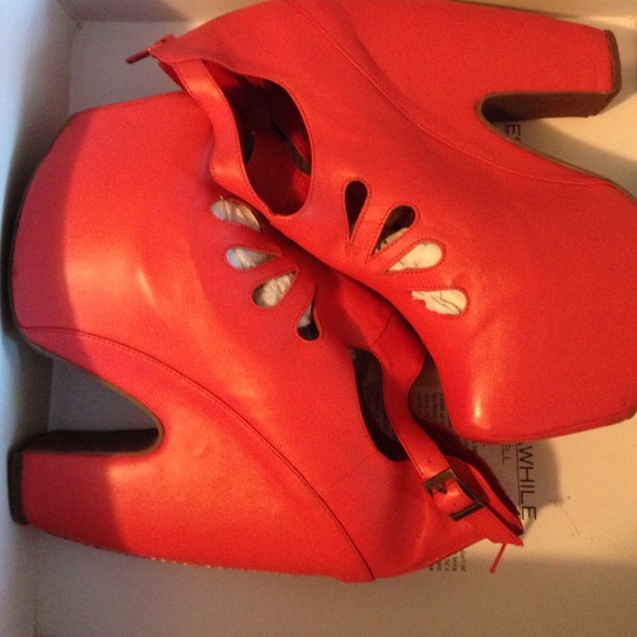 Jeffrey Campbell Shoes - Coral Jeffrey Campbell worn once"firm"