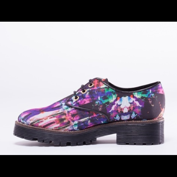 TBA Lacey Pattern Oxford Shoe NWOT - Picture 2 of 2